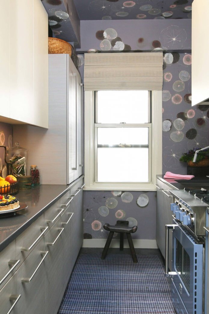 Papier peint de plafond dans la cuisine
