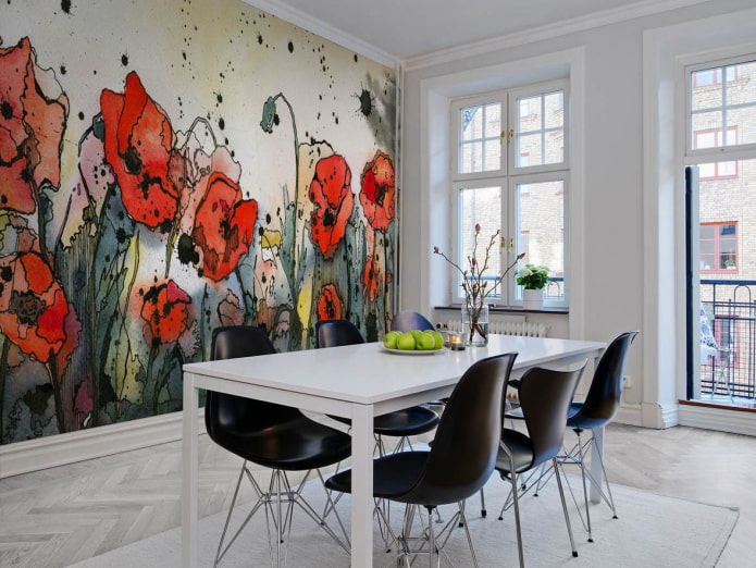 Papier peint avec des coquelicots à l'intérieur de la salle à manger