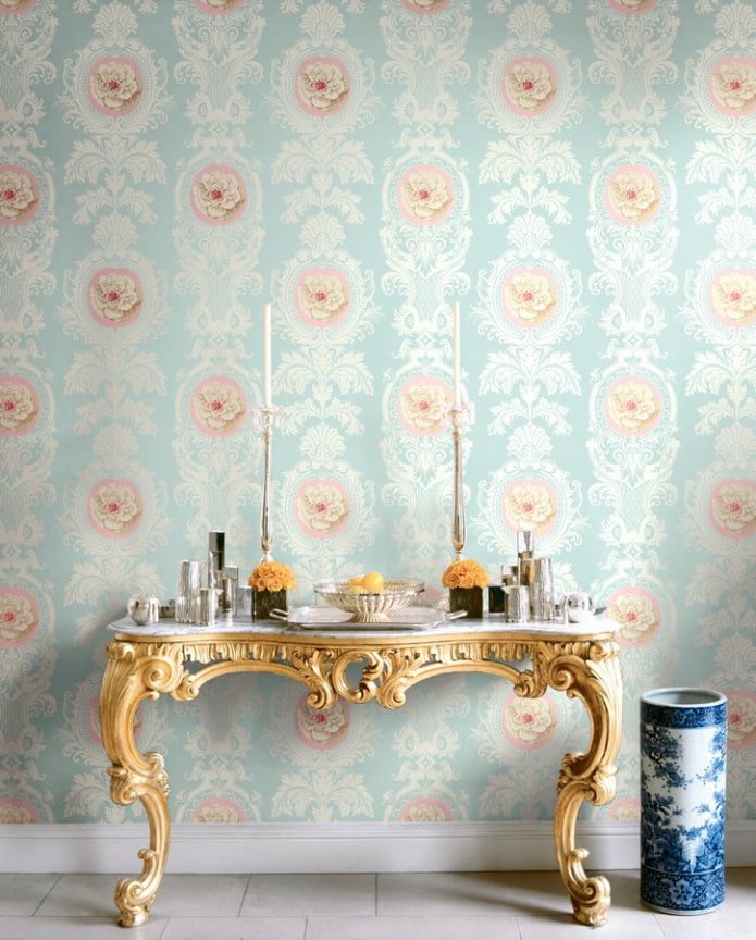 combinaison de monogramme avec des fleurs