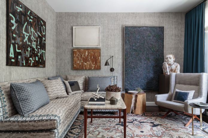 Papier peint gris dans le salon