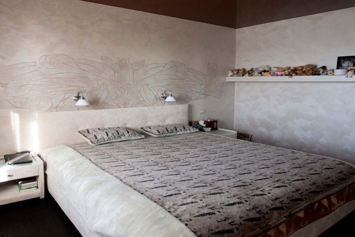 Papier peint en plâtre vénitien dans la chambre