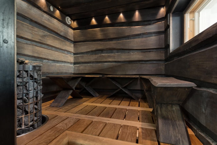 planche brûlée non rognée à l'intérieur du sauna