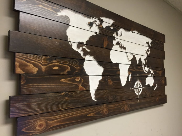 Carte du monde murale en bois brûlé
