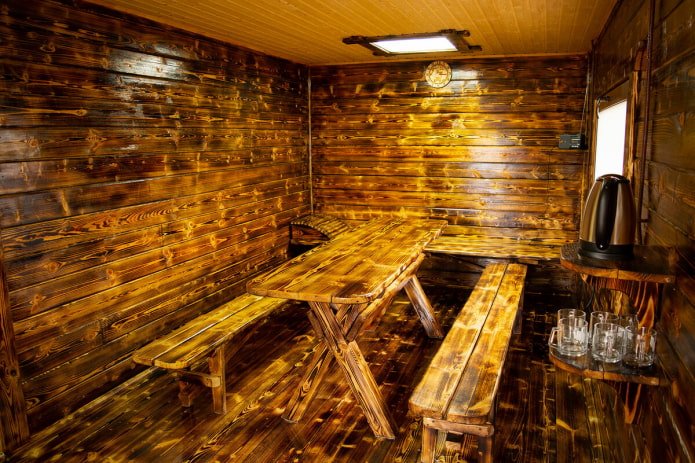 finition et meubles de bain en bois brûlé