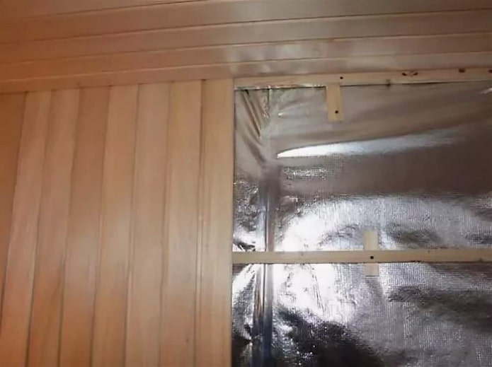 Panneaux de salle de bain avec clins