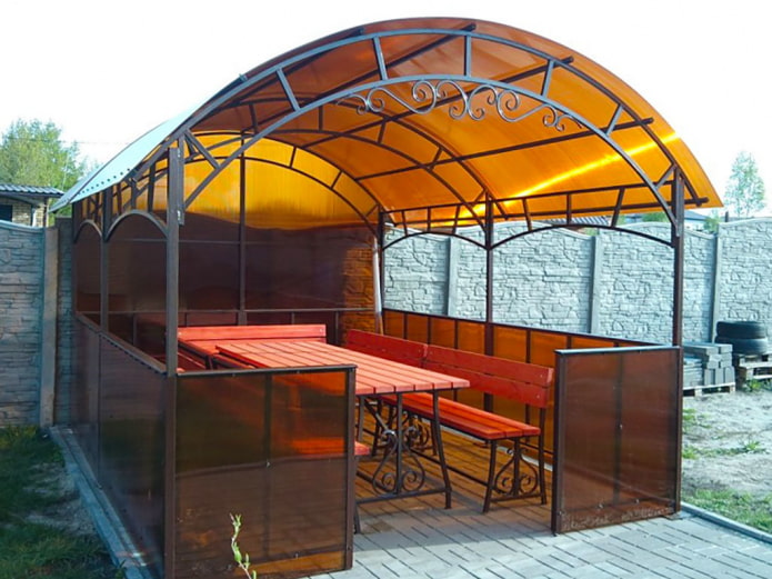 gazebo en polycarbonate forgé