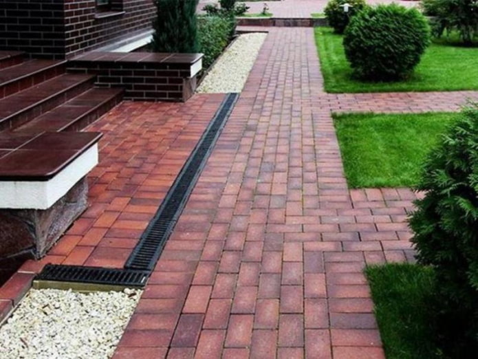 chemins en carrelage