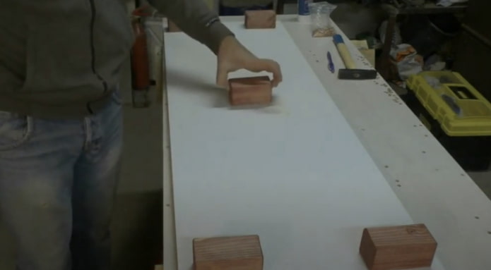 Assemblage des pieds