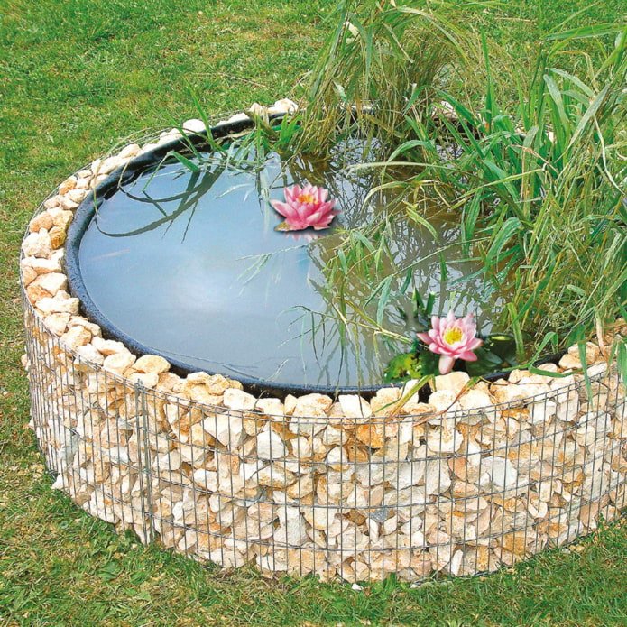 bassin en gabions sur une trappe de fosse septique