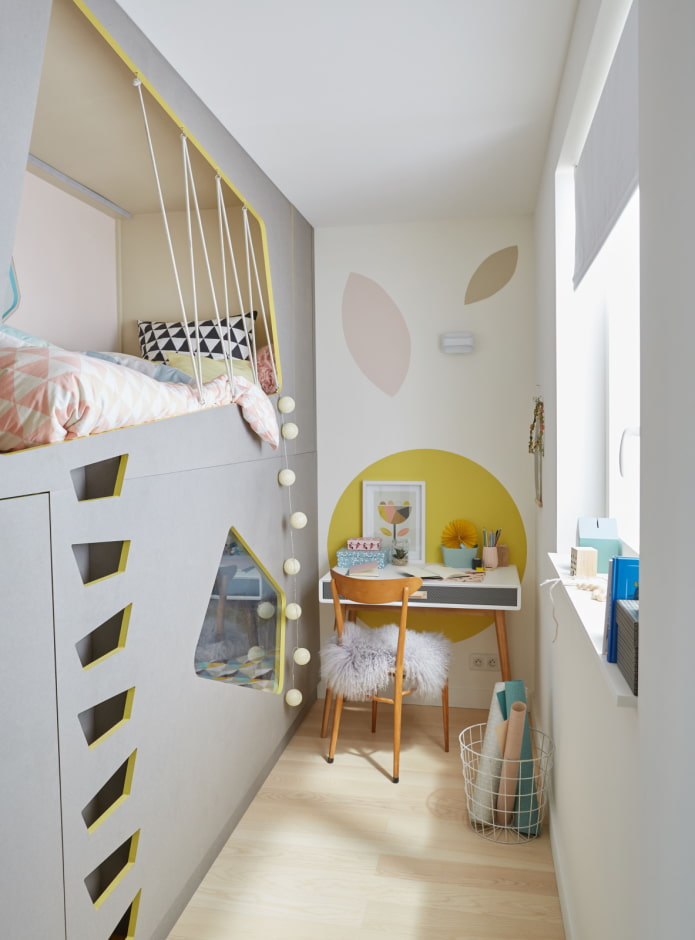 Chambre d’enfant dans une niche dans un studio