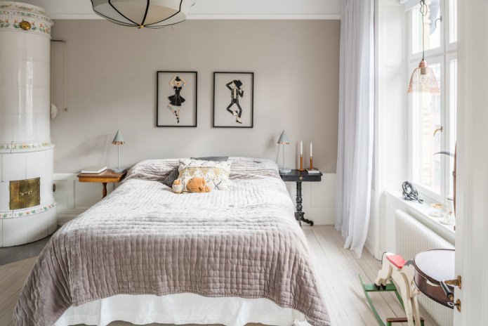 Murs beiges dans une chambre scandinave 