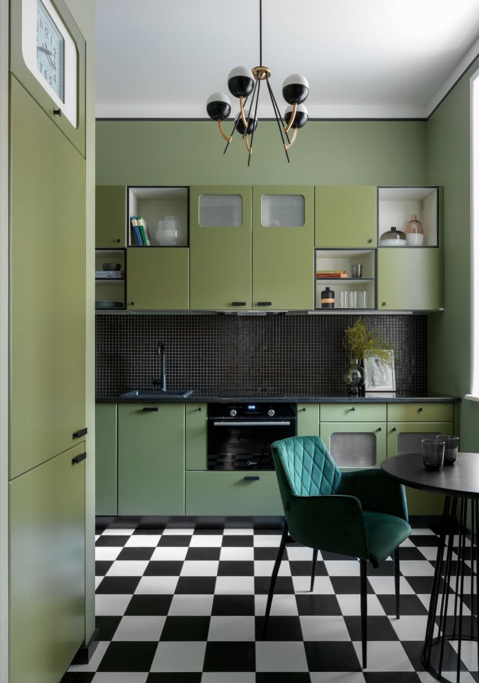 Sol dans une cuisine olive