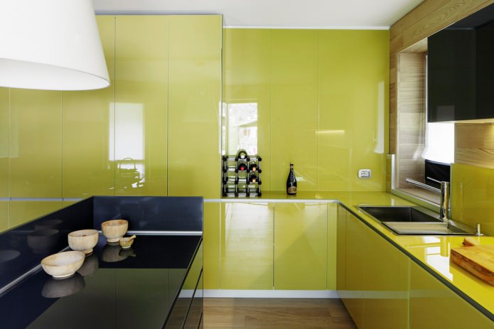 Ensemble de cuisine couleur olive brillant