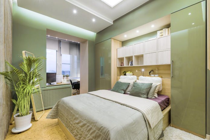 Armoires brillantes dans la chambre
