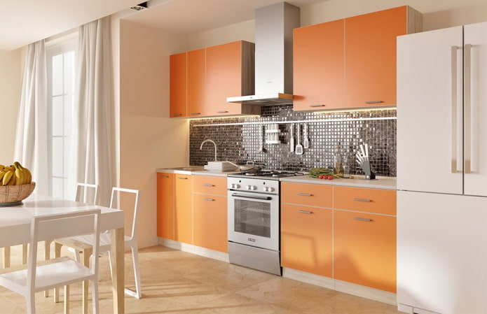 Intérieur de cuisine dans les tons beige et orange