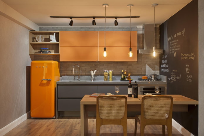 Intérieur de cuisine aux tons gris-orange