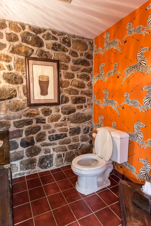 Couleur orange vif sur papier peint