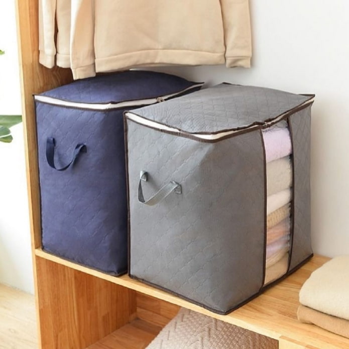 Organiseurs pour vêtements saisonniers