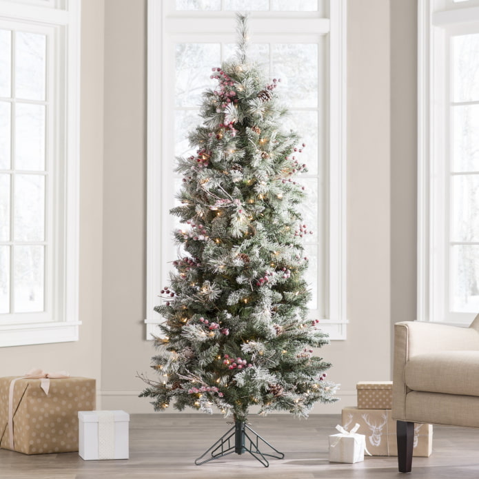 Sapin de Noël avec un stand ouvert