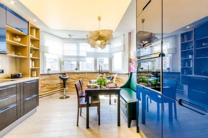 Plafond tendu avec rétroéclairage dans la cuisine