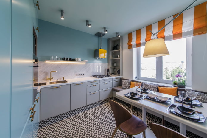 Spots au plafond