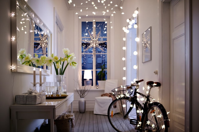Éclairage décoratif à l'intérieur du couloir