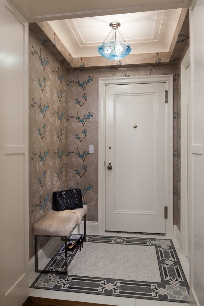 Éclairage intérieur d'un petit couloir