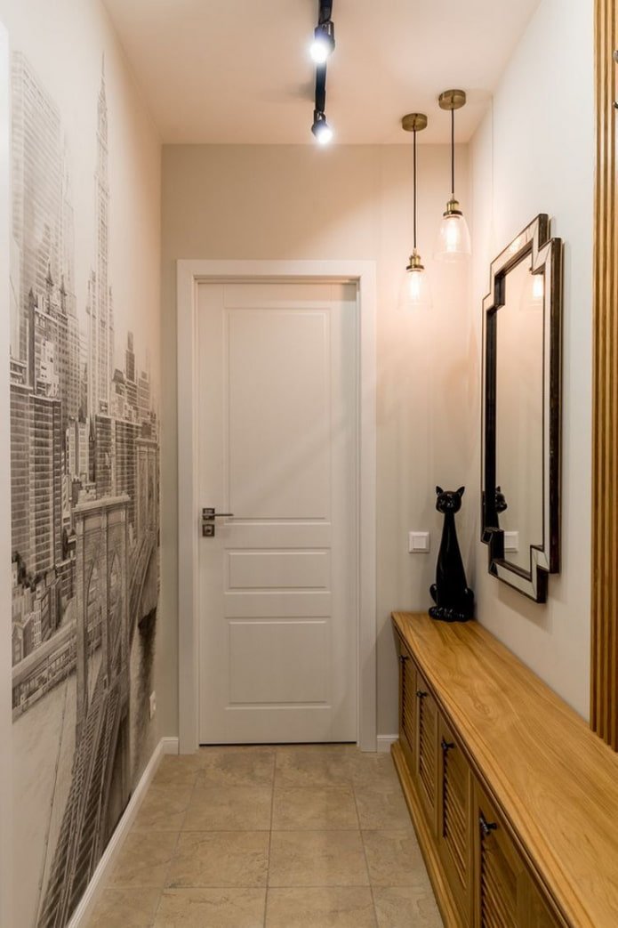 Éclairage intérieur d'un petit couloir