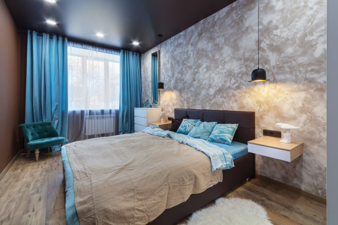 Spots sur un plafond mat
