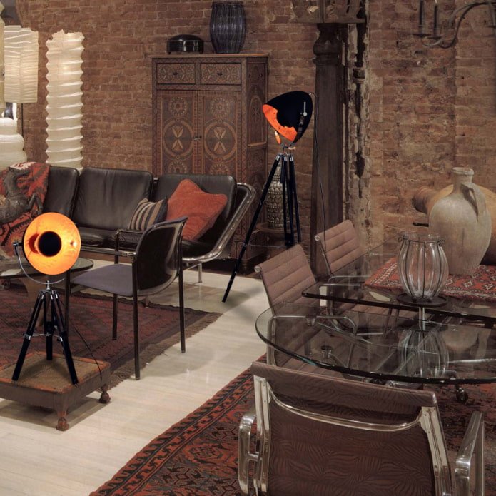 Spot dans un intérieur de style loft