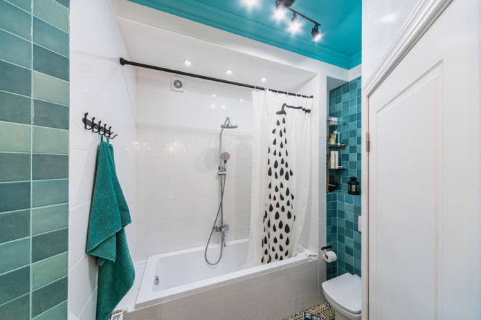éclairage dans la salle de bain