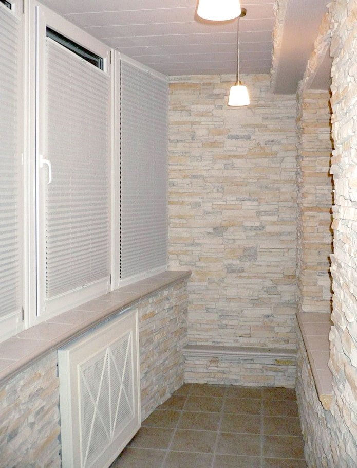 Finition pierre du balcon