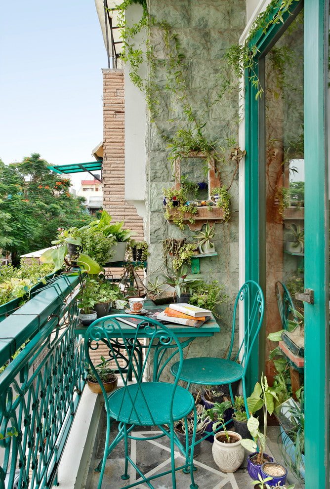 Pierre sur le balcon
