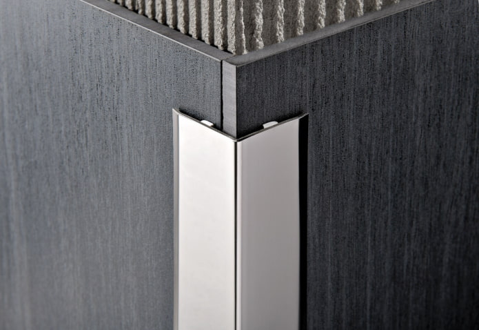 Coin de recouvrement pour carrelage