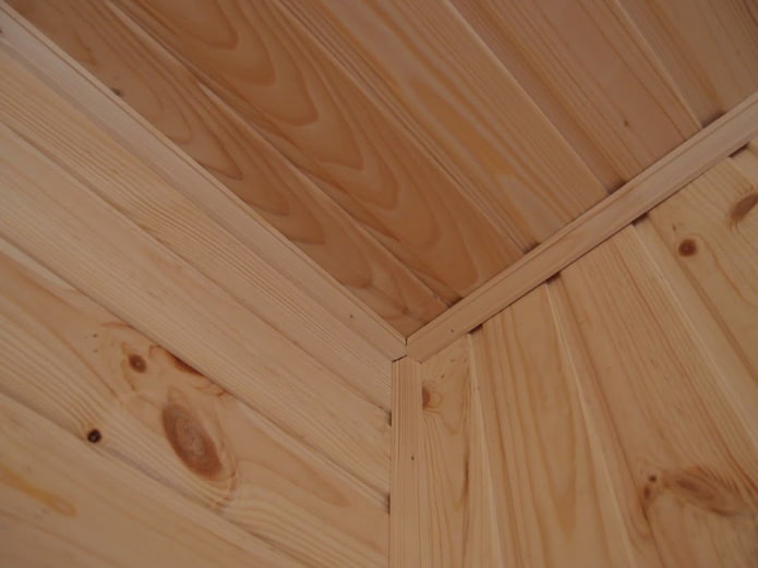 installation d'un angle intérieur pour bardage
