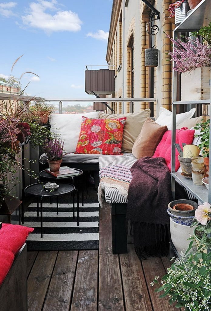 Meubles pour un balcon ouvert