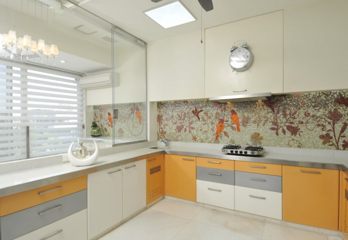 panneau de mosaïque dans l'intérieur de la cuisine