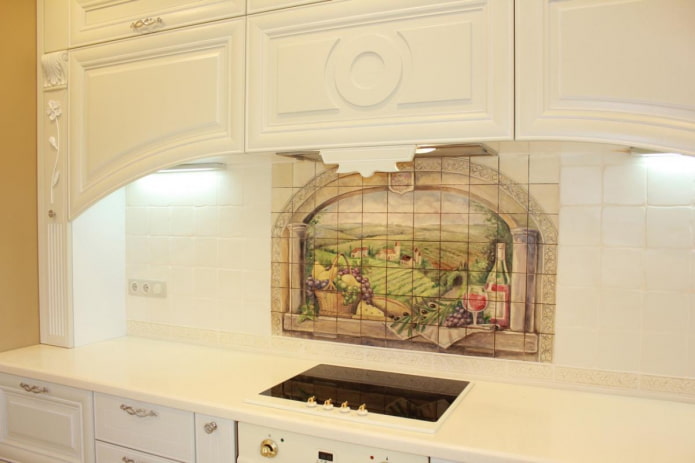panneau de carreaux de céramique à l'intérieur de la cuisine