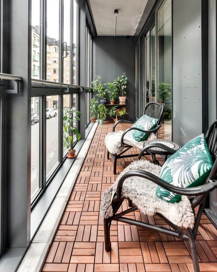 Plancher de terrasse sur le balcon