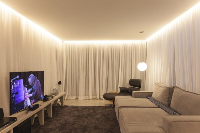 Structure de plafond flottant dans le salon