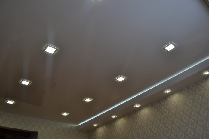 Structure de plafond flottant en satin