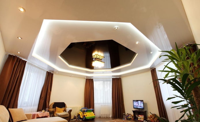 Structure de plafond à plusieurs niveaux