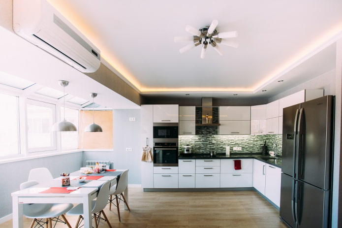 Plafond tendu flottant dans la cuisine