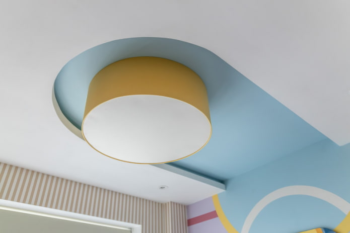 Plafond flottant avec rétroéclairage éteint