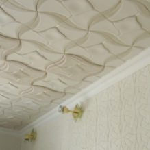 Carreaux de plafond en mousse plastique : avantages et inconvénients, étapes de collage-6