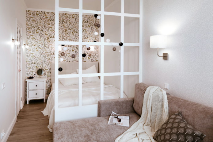 cloison en plaques de plâtre dans la chambre à coucher