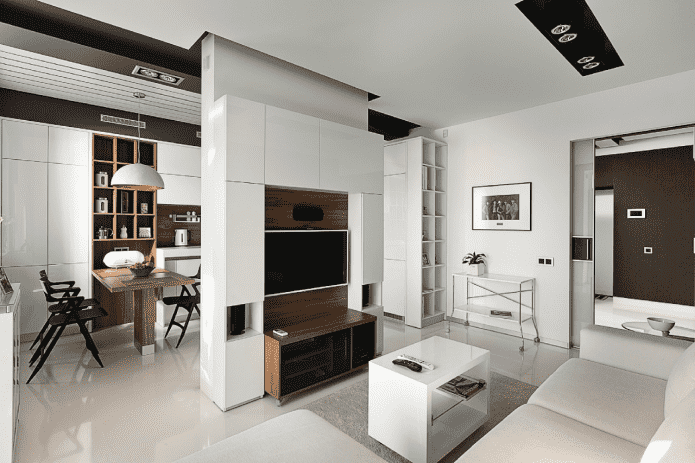 Cloison avec TV à l'intérieur de la cuisine-salon