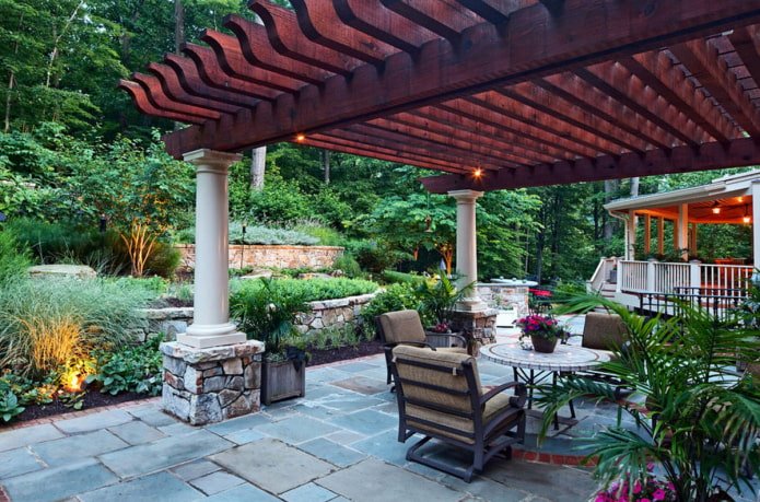 toit en bois d'un gazebo
