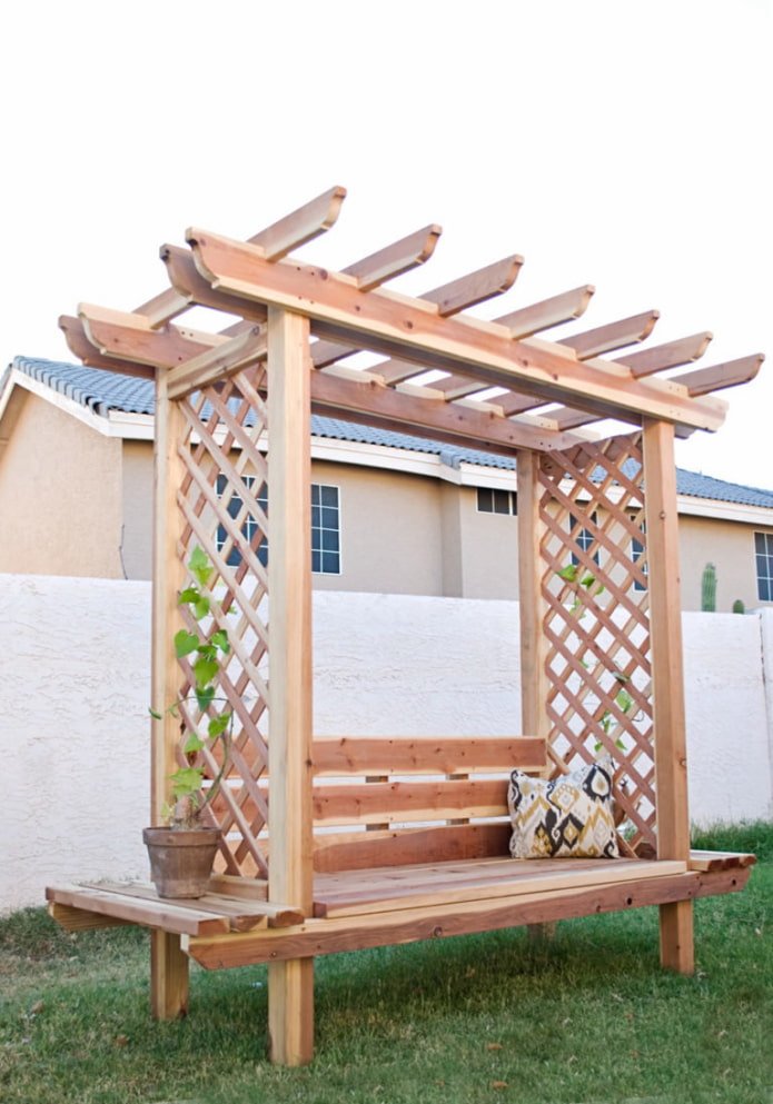 banc avec un toit sur le Terrain