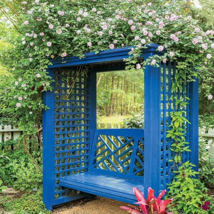 support pour plantes dans le jardin